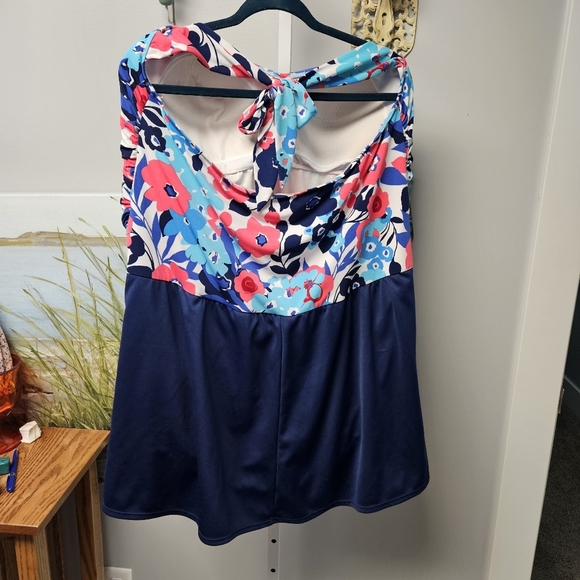 Catalina swimsuit one piece size 3x - Picture 3 of 7